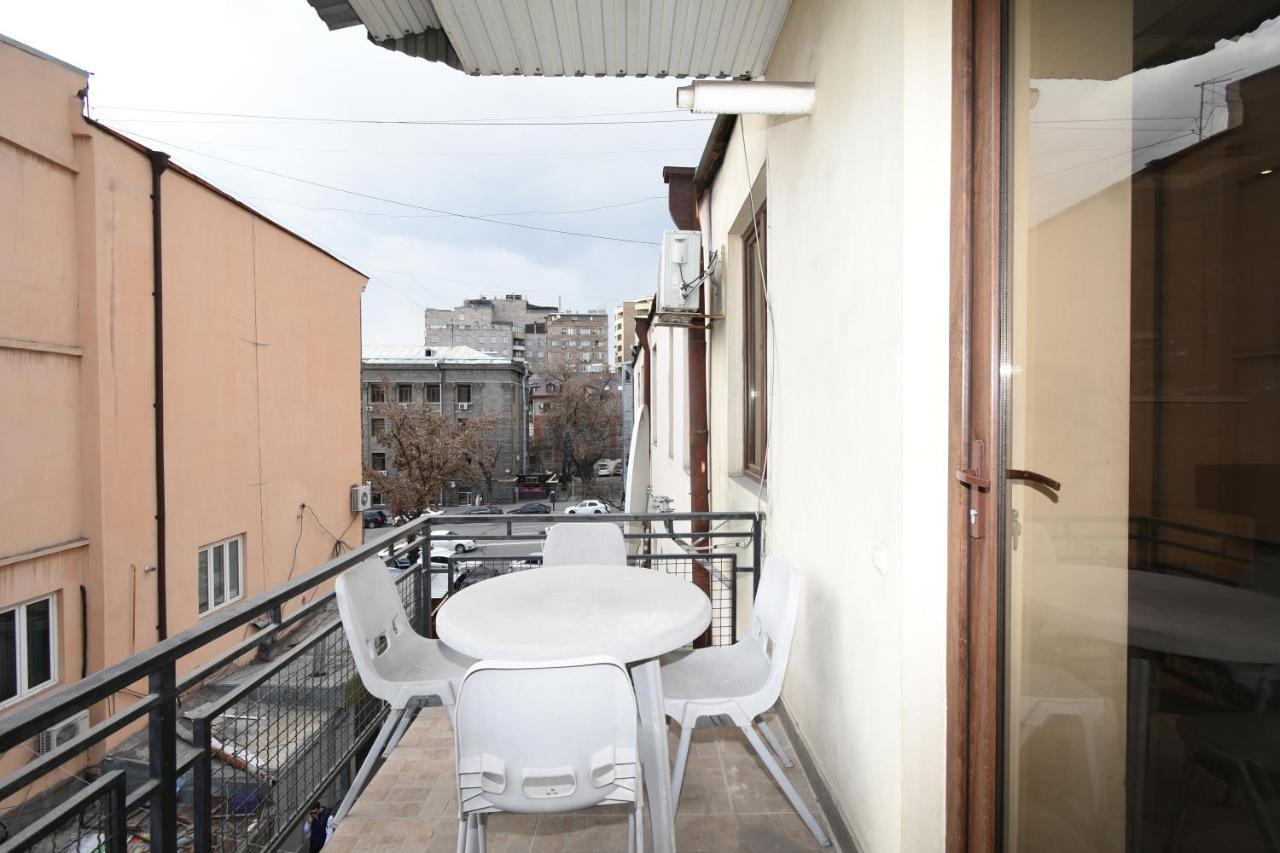 Galaxy Inn Luxury Hostel In Center Ереван Экстерьер фото