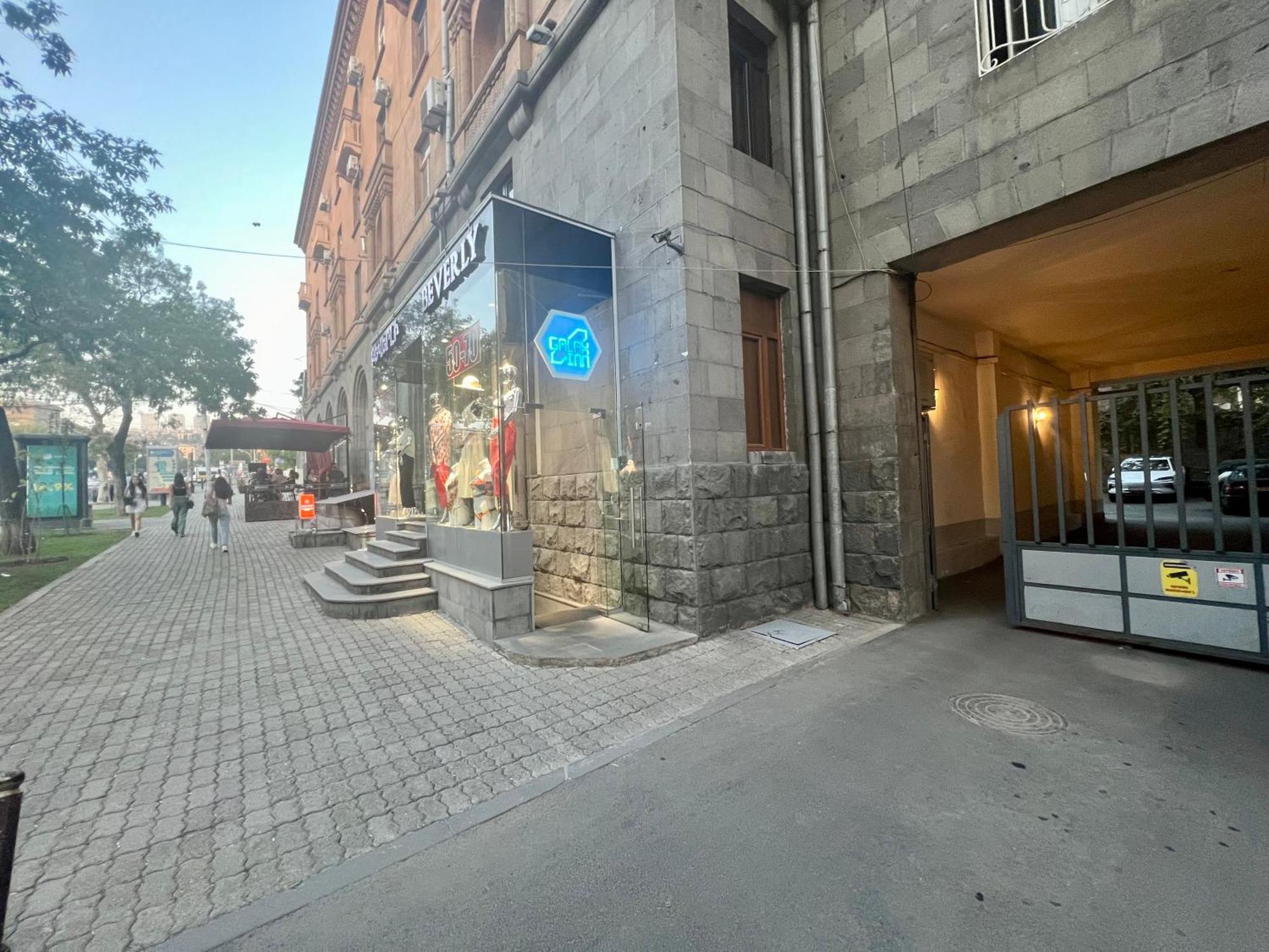 Galaxy Inn Luxury Hostel In Center Ереван Экстерьер фото